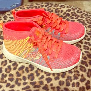 🎀Brand New Girls Skechers Sneakers, Size 12🎀